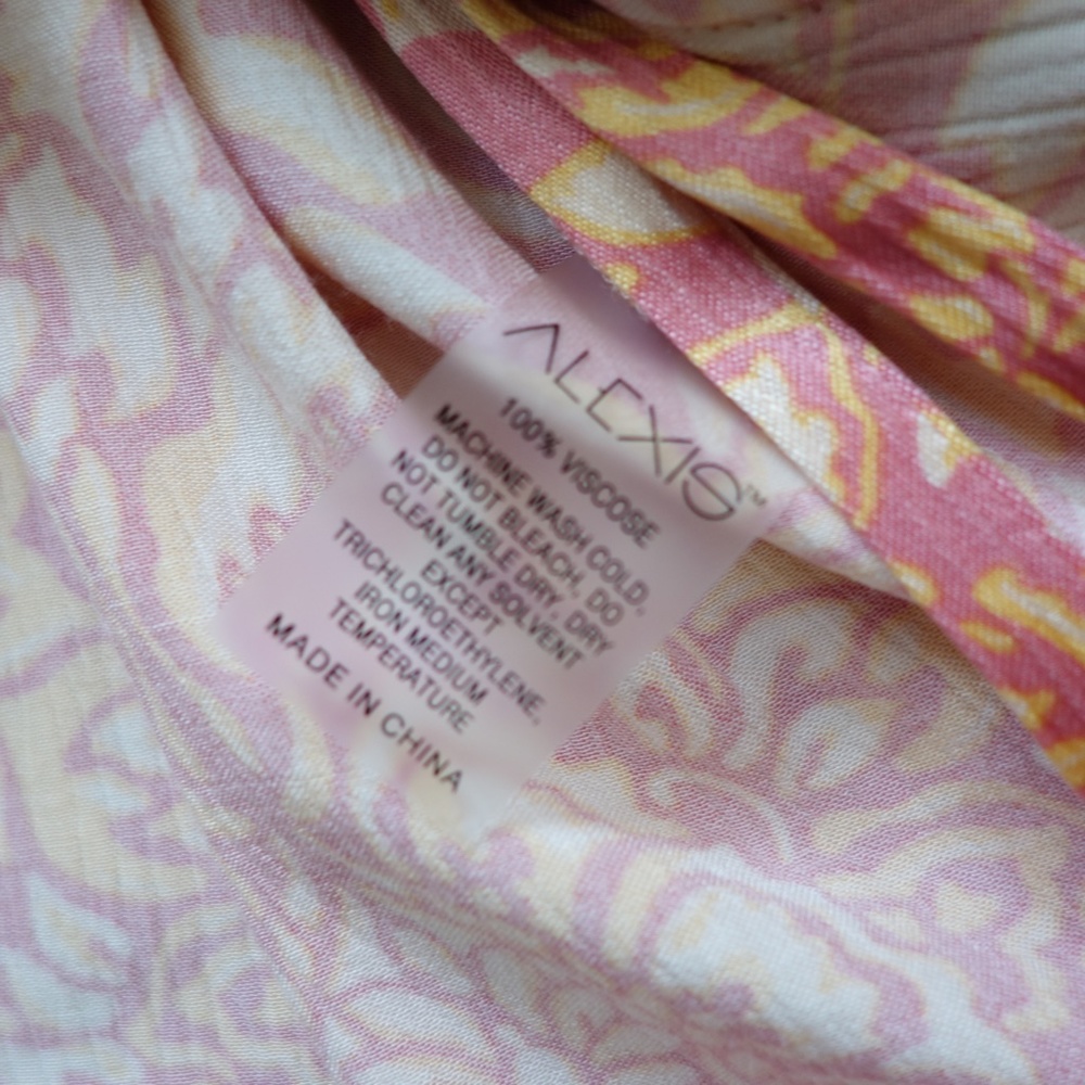 Alexis Pink and Gold Satin Robe - Picture 10 of 10